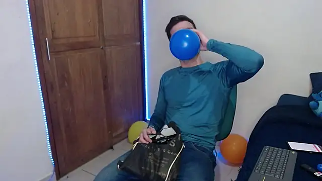 Snapshot of ramseesh chatting on September 29, 12:28 am ramseesh online show from September 29, 12:28 am