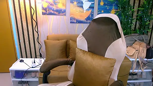 Snapshot of UrSweetKatCakes chatting on January 8, 11:55 pm UrSweetKatCakes online show from January 8, 11:55 pm