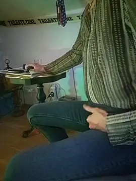 utoopia777 online show from April 4, 1:56 am