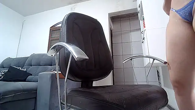 CherrylBee2022 online show from October 26, 4:29 pm