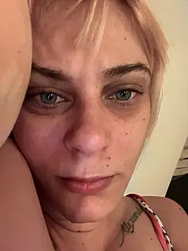 MarikaWild93 online show from December 2, 10:29 pm