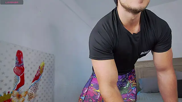 Arilas  online show from April 4, 7:15 am