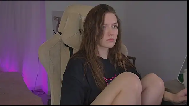 JennyDens online show from April 4, 5:52 pm