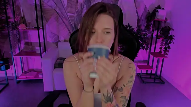 JennyDens online show from February 13, 3:35 pm