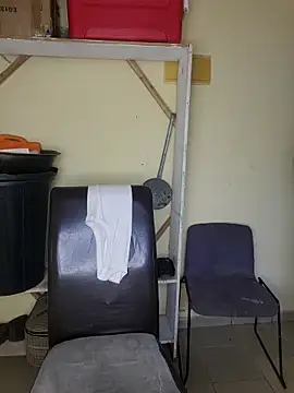 Snapshot of vannycov chatting on February 12, 6:57 am vannycov online show from February 12, 6:57 am