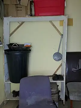 Snapshot of vannycov chatting on February 22, 6:38 am vannycov online show from February 22, 6:38 am