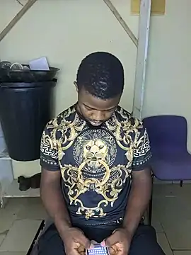 Snapshot of vannycov chatting on March 2, 5:41 am vannycov online show from March 2, 5:41 am