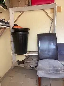 Snapshot of vannycov chatting on February 6, 11:39 am vannycov online show from February 6, 11:39 am