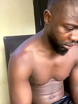 Snapshot of vannycov chatting on December 1, 7:42 am vannycov online show from December 1, 7:42 am