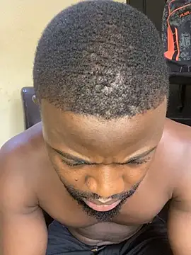 Snapshot of vannycov chatting on December 4, 10:36 am vannycov online show from December 4, 10:36 am