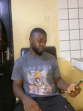 Snapshot of vannycov chatting on December 3, 9:36 pm vannycov online show from December 3, 9:36 pm