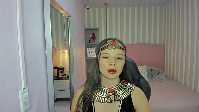 LORELAIGIVEN online show from October 31, 12:35 pm