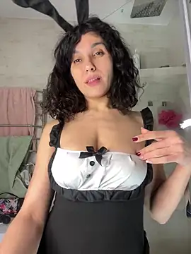 Snapshot of _CurlySue_ chatting on March 2, 9:10 am CurlySue online show from March 2, 9:10 am