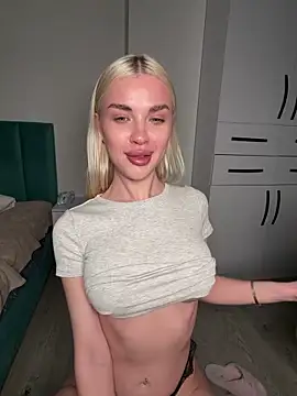 Bad Hot Teacher online show from April 17, 9:06 pm