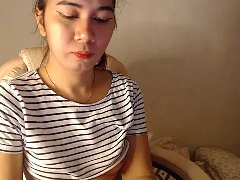 Snapshot of TransPetite1 chatting on March 21, 5:54 am TransPetite1 online show from March 21, 5:54 am