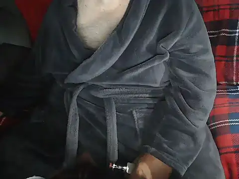 onkelgrau65 online show from October 14, 2:23 am