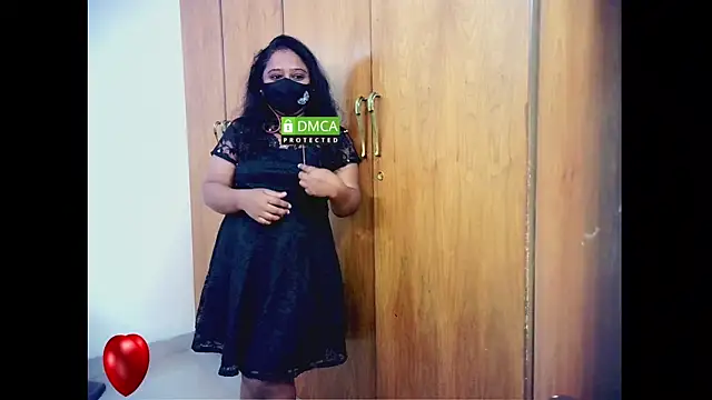 Snapshot of sexynayan23 chatting on September 27, 5:35 am sexynayan23 online show from September 27, 5:35 am