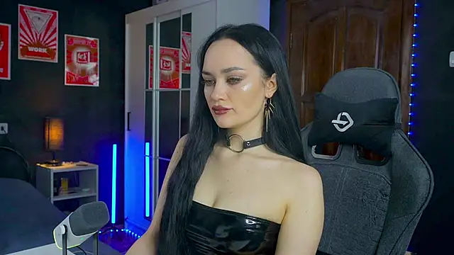 QueenAliss online show from November 10, 6:29 am