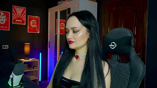 QueenAliss online show from November 28, 3:50 am