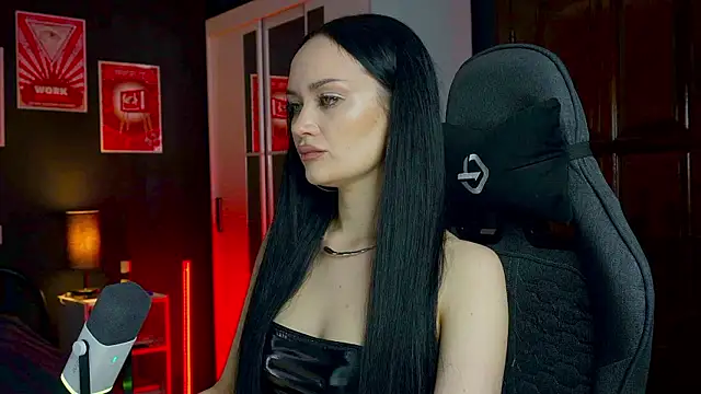 QueenAliss online show from March 1, 6:24 am