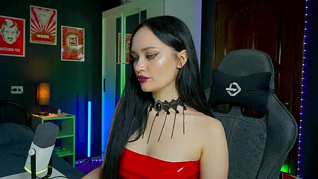 QueenAliss online show from November 3, 6:07 am