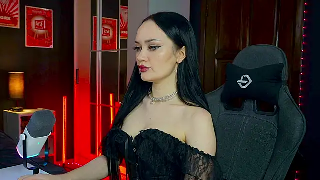 QueenAliss online show from February 2, 6:01 am