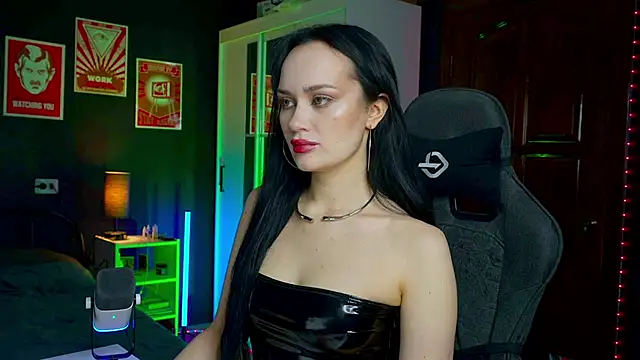 QueenAliss online show from December 15, 5:46 am