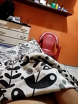 Snapshot of Emanuel45js chatting on February 5, 8:21 am Emanuel45js online show from February 5, 8:21 am