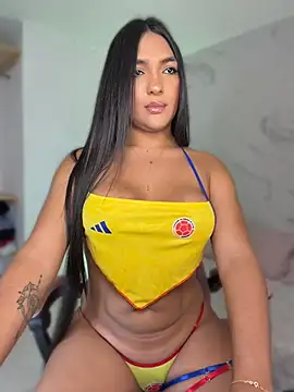 Snapshot of isabella1sexy chatting on June 27, 4:57 pm isabella1sexy online show from June 27, 4:57 pm