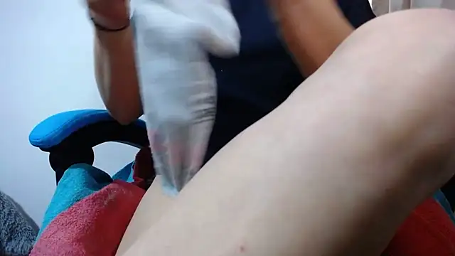 Snapshot of klylls_squirt_ chatting on November 12, 8:23 pm klylls squirt online show from November 12, 8:23 pm