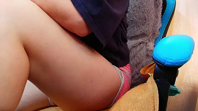 klylls squirt  online show from March 26, 7:45 pm