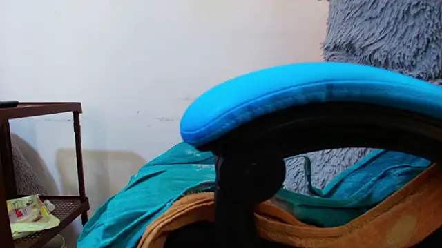 klylls squirt  online show from April 30, 8:05 pm