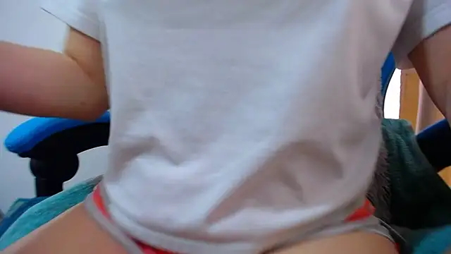 Snapshot of klylls_squirt_ chatting on November 5, 7:17 pm klylls squirt online show from November 5, 7:17 pm