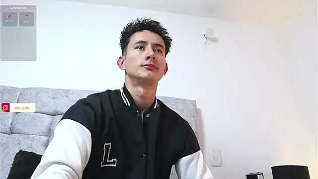 Snapshot of _Alexxx chatting on February 4, 11:06 pm Alexxx online show from February 4, 11:06 pm