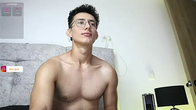 Snapshot of _Alexxx chatting on October 29, 12:20 am Alexxx online show from October 29, 12:20 am