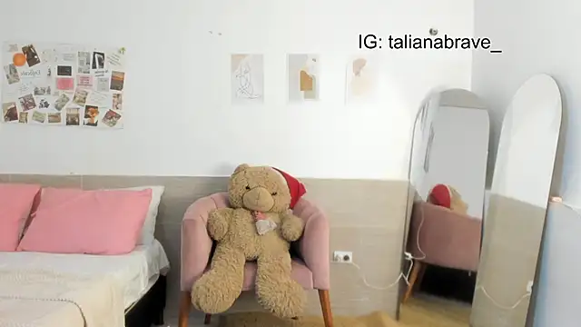 Snapshot of ValienteGirl_ chatting on October 4, 1:40 am ValienteGirl online show from October 4, 1:40 am