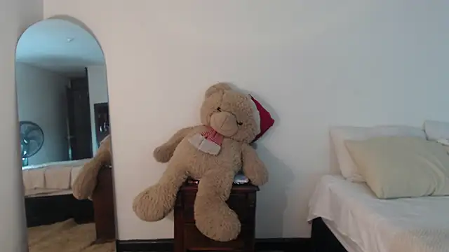 ValienteGirl  online show from March 4, 2:52 am