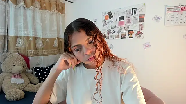 Snapshot of ValienteGirl_ chatting on January 18, 3:20 am ValienteGirl online show from January 18, 3:20 am