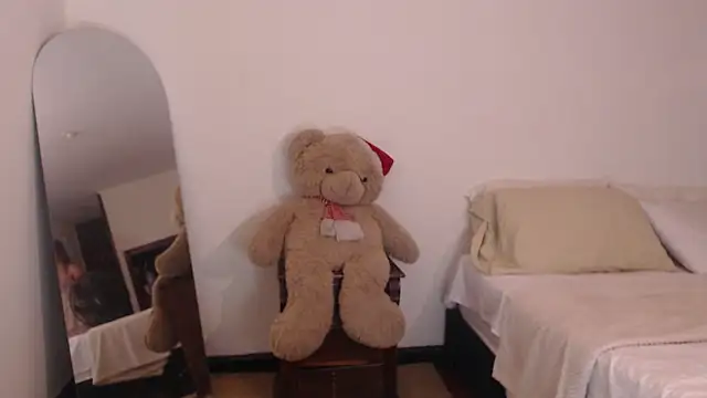 ValienteGirl  online show from March 8, 3:32 am