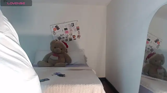 ValienteGirl  online show from December 1, 12:22 am