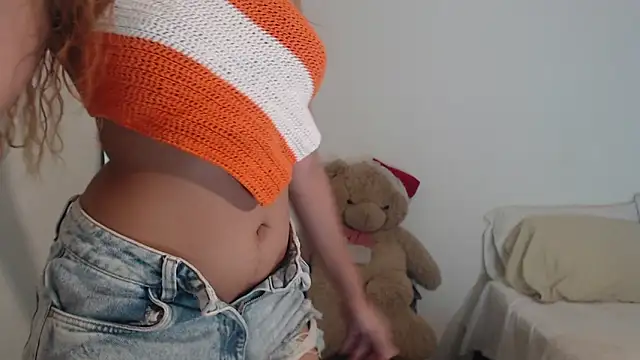 ValienteGirl  online show from March 10, 3:32 am