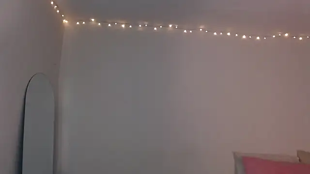 ValienteGirl  online show from April 11, 12:40 am