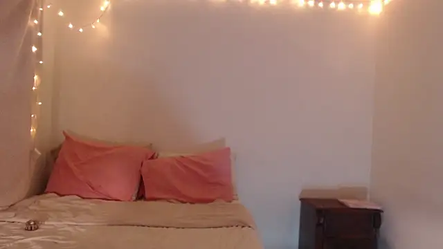 ValienteGirl  online show from April 18, 5:21 am