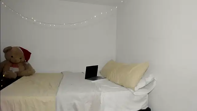 ValienteGirl  online show from June 1, 2:56 am