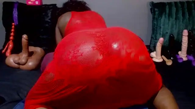 Snapshot of DarkNSpicy4U chatting on November 16, 1:10 am DarkNSpicy4U online show from November 16, 1:10 am