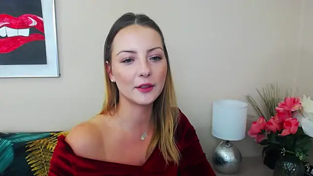 Snapshot of NatalieSexy chatting on February 6, 10:25 am NatalieSexy online show from February 6, 10:25 am