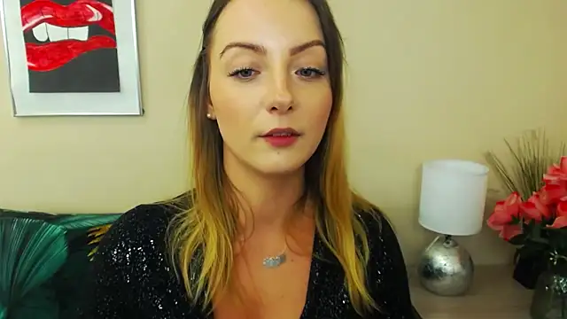 Snapshot of NatalieSexy chatting on February 5, 10:19 am NatalieSexy online show from February 5, 10:19 am