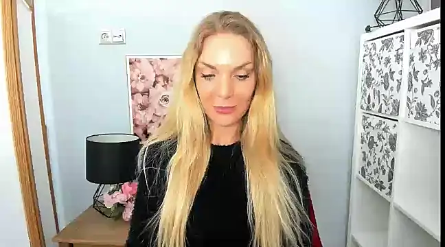 AulloraHoney online show from February 28, 7:46 pm