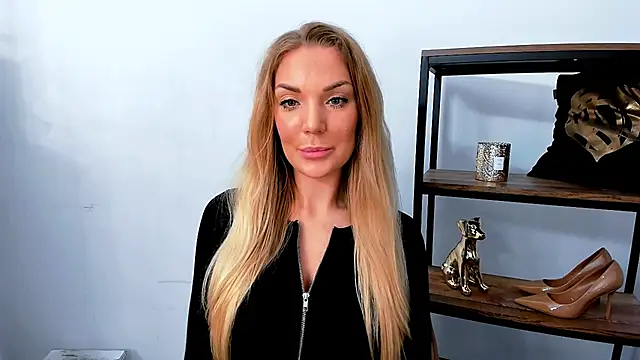 AulloraHoney online show from April 1, 5:20 am