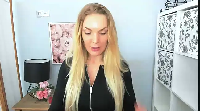 AulloraHoney online show from February 26, 11:54 am